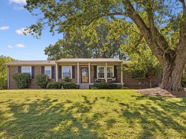 211 Edgewater Dr , Mount Juliet, TN 37122