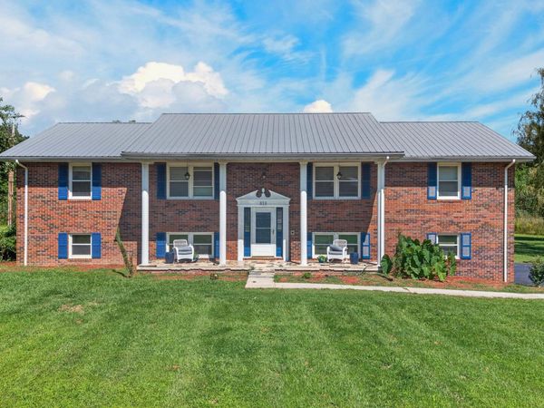 819 Redwood Drive, Mount Carmel, TN 37645