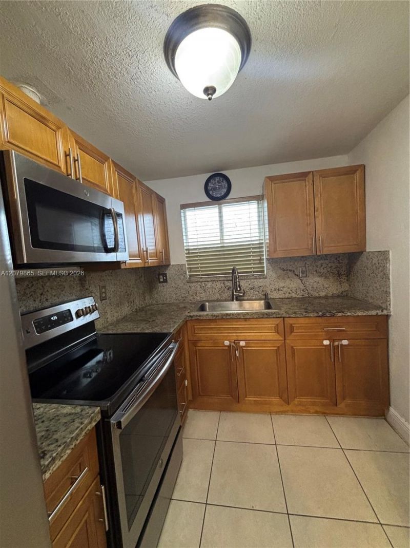 8172 NW 10th St, Unit 5, Miami, FL 33126 Photo