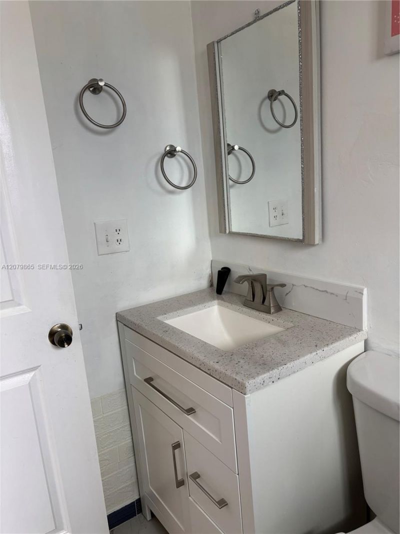 8172 NW 10th St, Unit 5, Miami, FL 33126 Photo