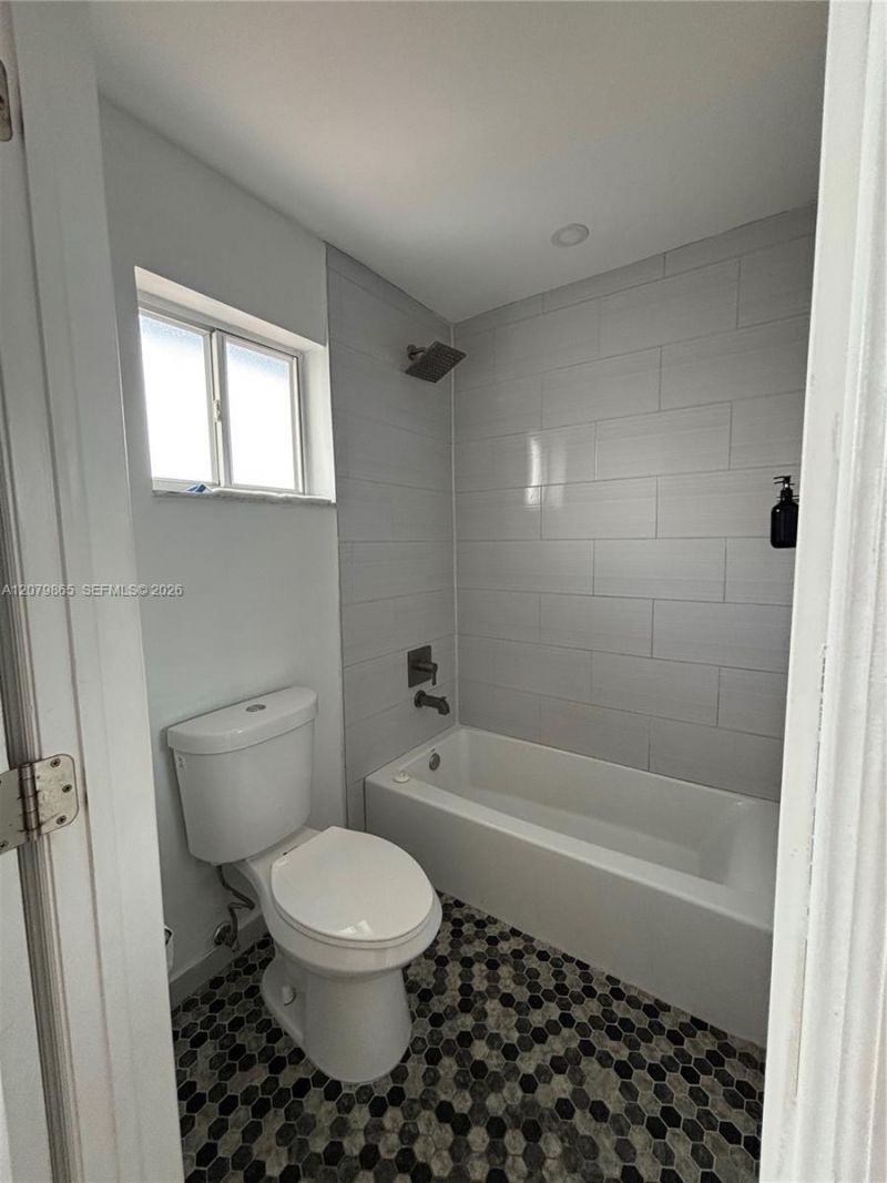 8172 NW 10th St, Unit 5, Miami, FL 33126 Photo