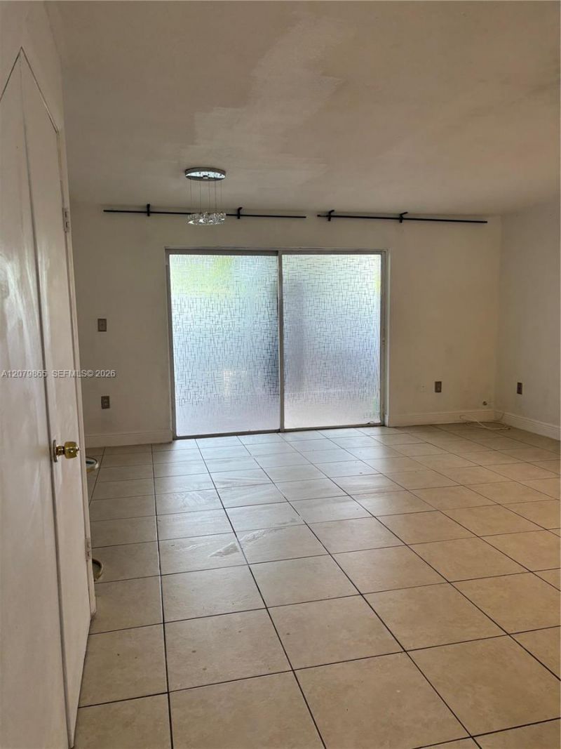 8172 NW 10th St, Unit 5, Miami, FL 33126 Photo