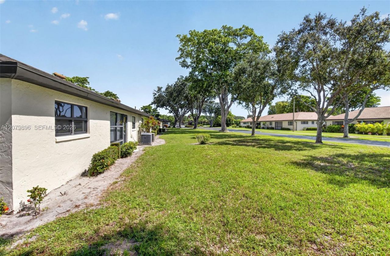 10086 Eaglewood Rd , Unit B, Boynton Beach, FL 33436 Photo