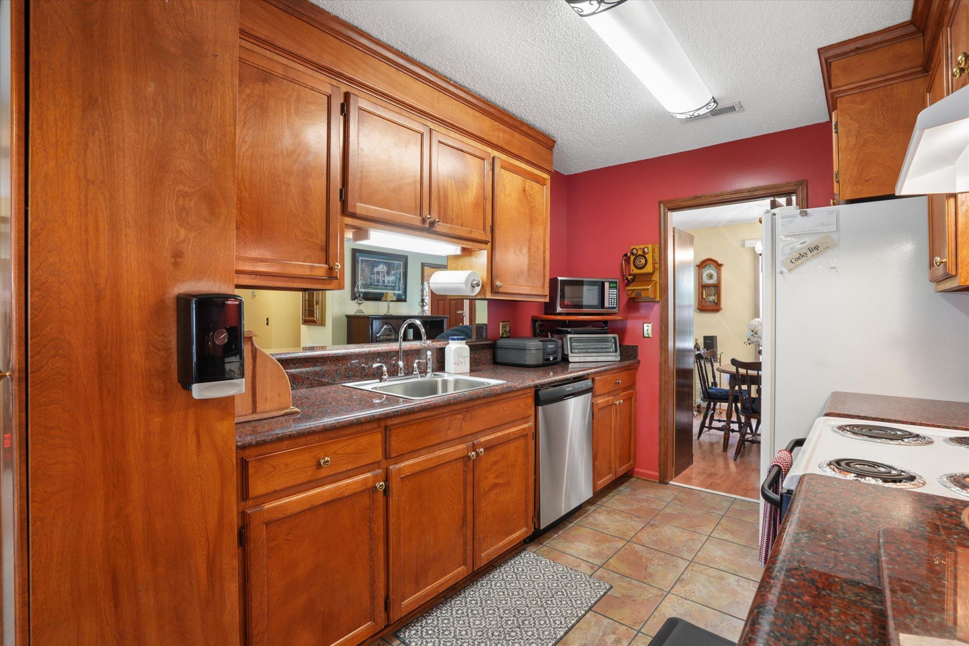 8305 Greenridge Road Photo 12