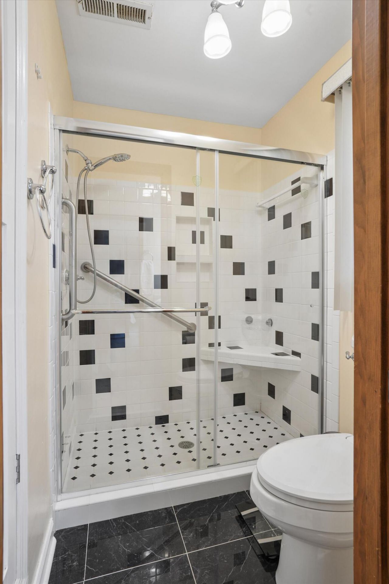 8305 Greenridge Road Photo 16