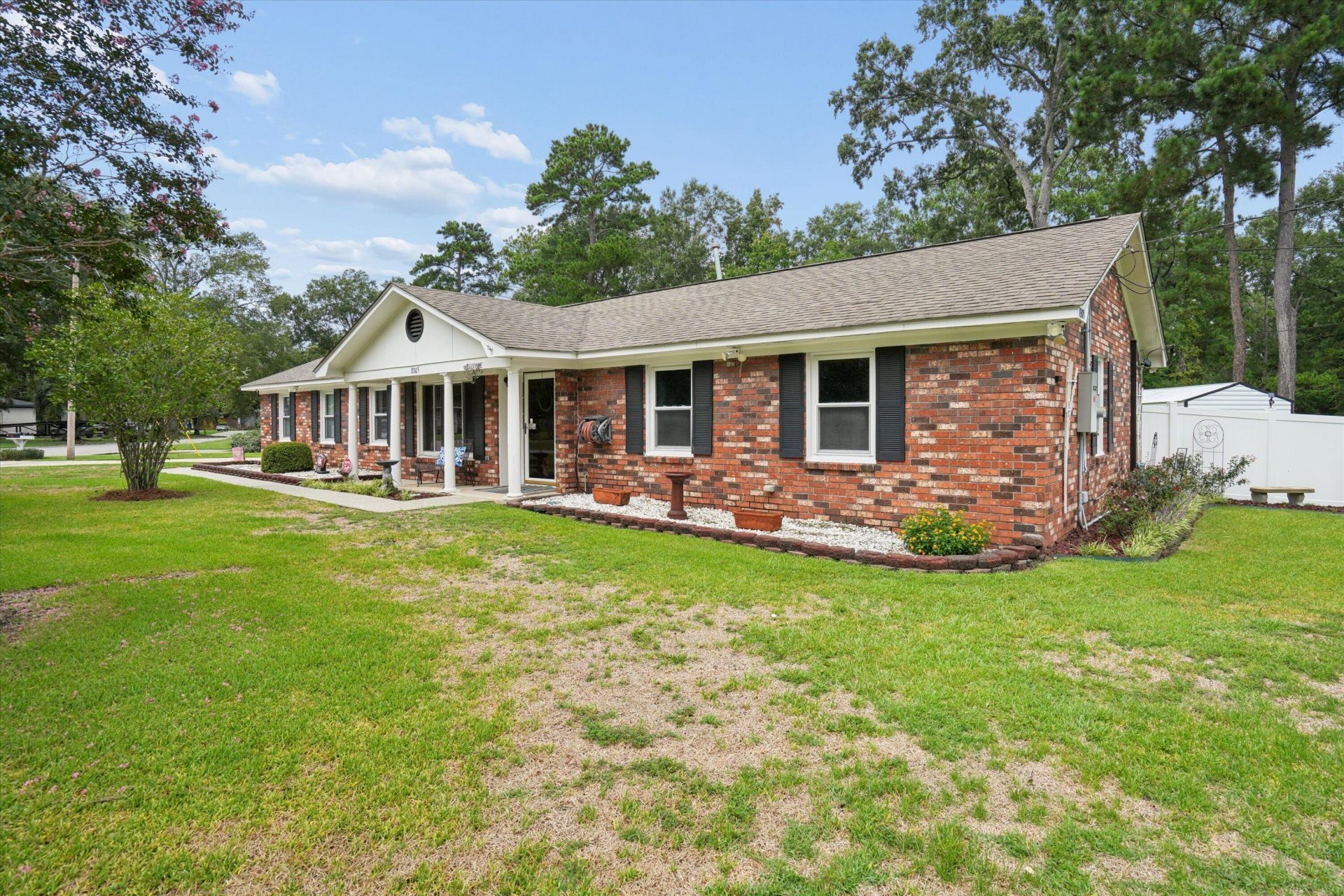8305 Greenridge Road Photo 4