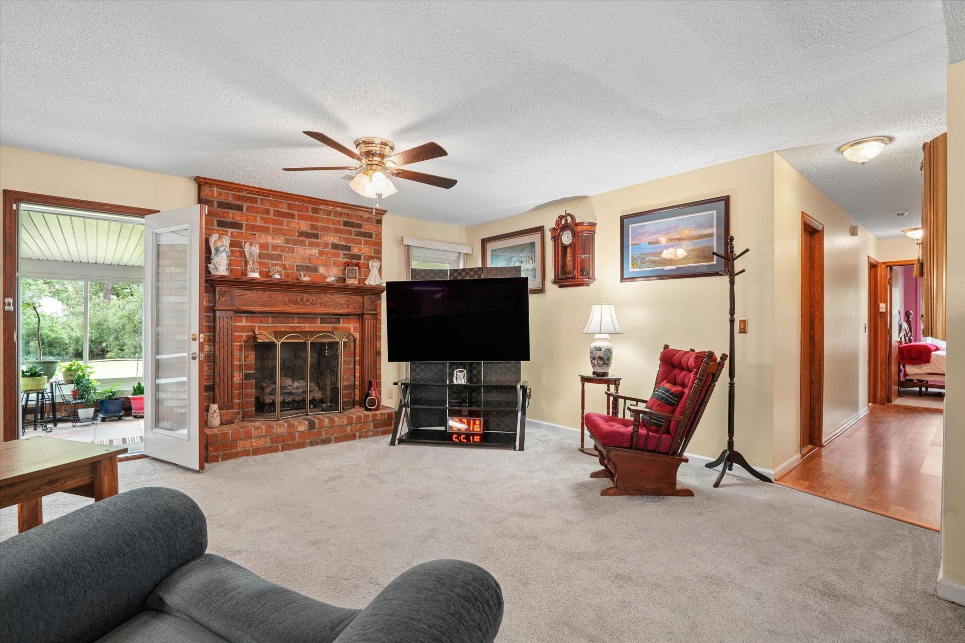 8305 Greenridge Road Photo 7