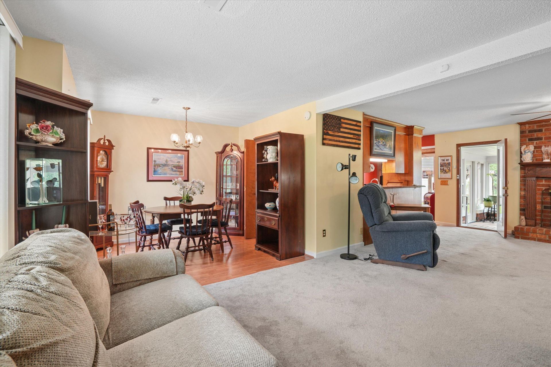 8305 Greenridge Road Photo 9