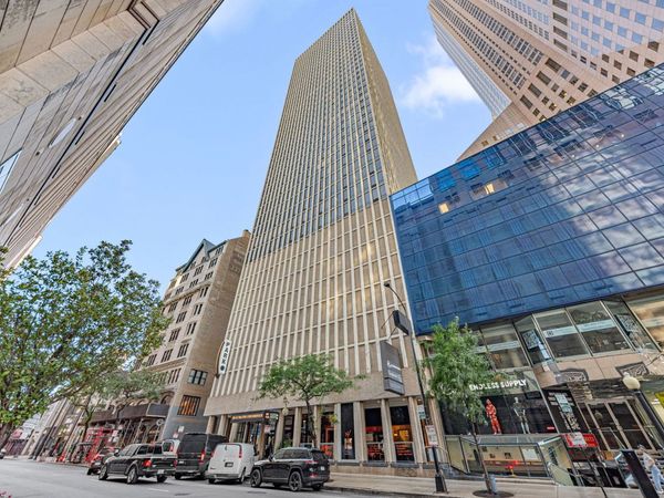 100 E Walton Street , Unit 27H, Chicago, IL 60611