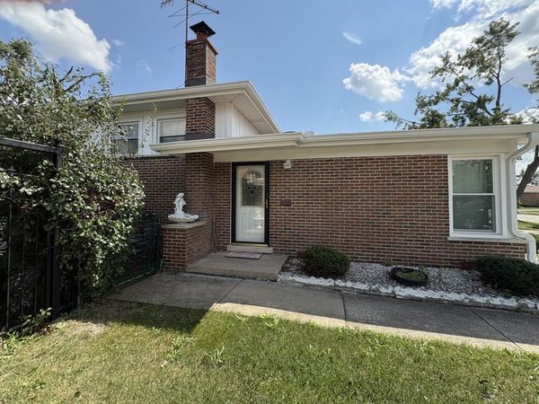 235 S Mayfair Place , Chicago Heights, IL 60411