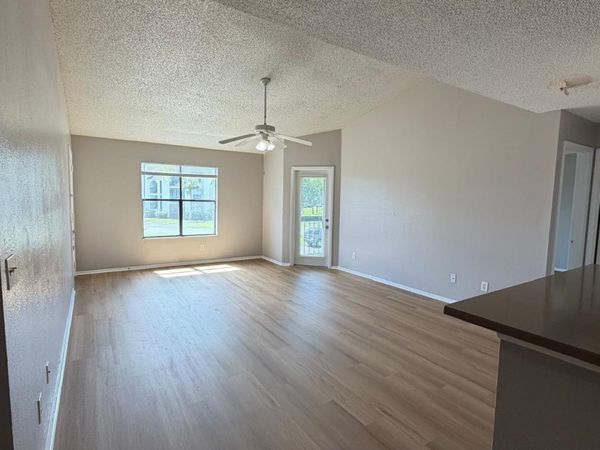 2260 CASCADES BOULEVARD , Unit 203, KISSIMMEE, FL 34741