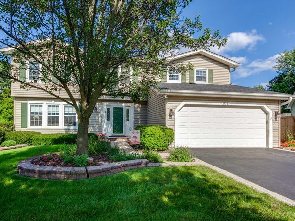 831 Jefferson Drive, Lindenhurst, IL 60046