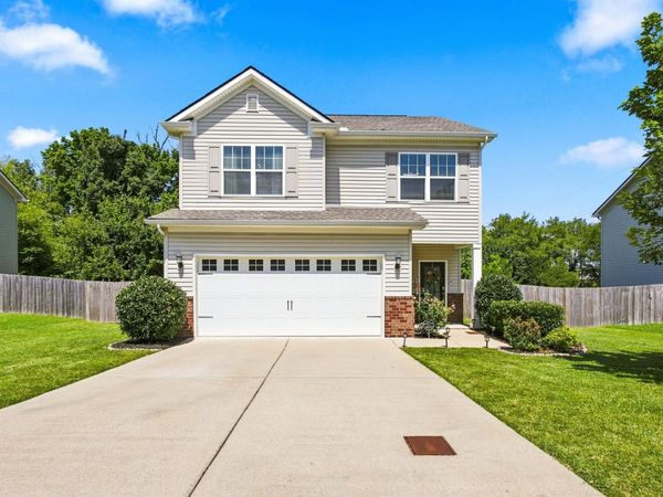 8017 Regiment Dr, Spring Hill, TN 37174