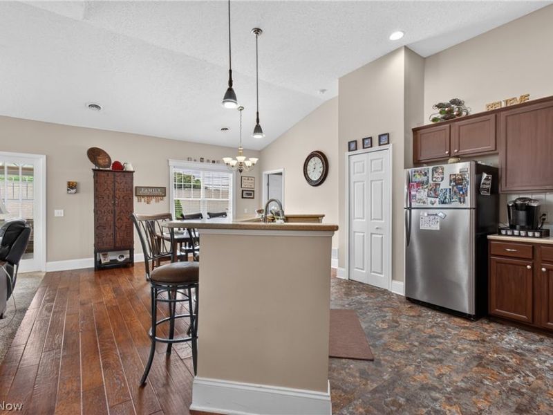 1321 Cascade Circle NW, Canton, OH 44708 Photo 3