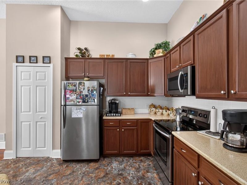 1321 Cascade Circle NW, Canton, OH 44708 Photo 4