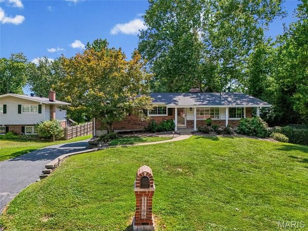 11706 Doverhill Drive , Sunset Hills, MO 63128