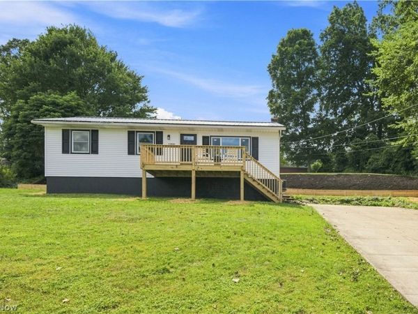 1990 Connect Road, Norton, OH 44203