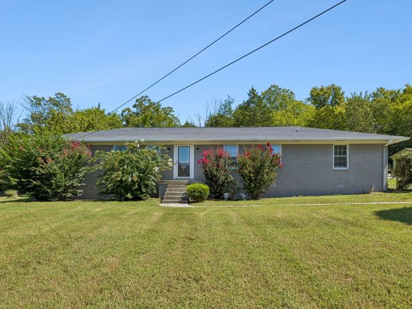 212 Dixon Springs Hwy , Carthage, TN 37030