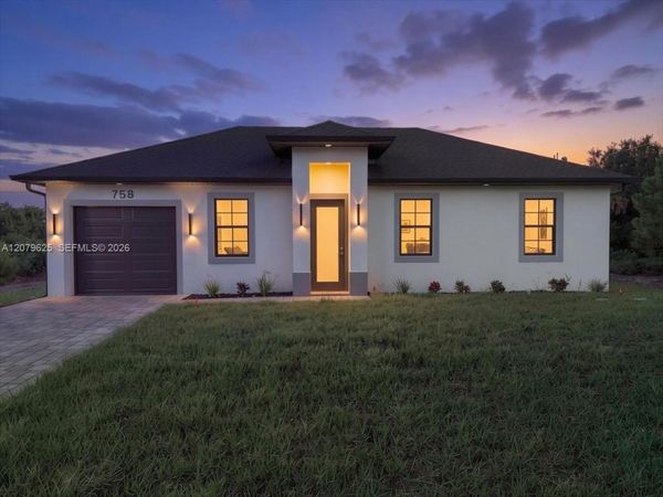 758 Long Distance LN , Lehigh Acres, FL 33974