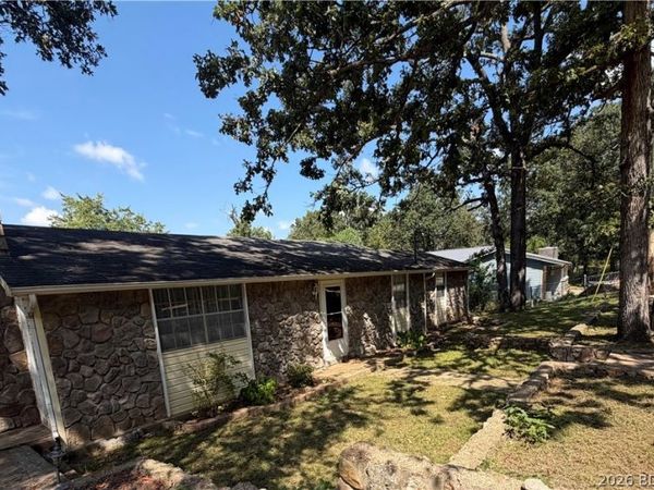 26053 Santa Barbara Street, Edwards, MO 65326