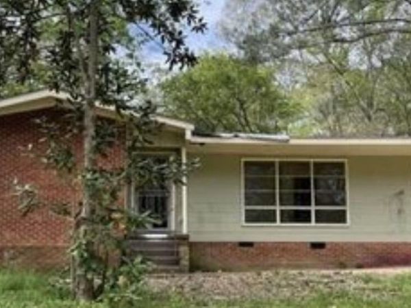 2943 Woodside Drive, Jackson, MS 39212
