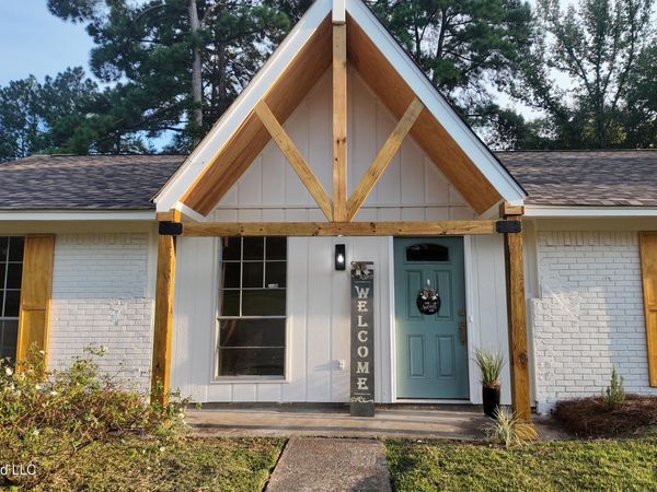 315 Cedarwood Drive, Jackson, MS 39212