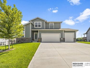 9715 S 183rd Avenue, Omaha, NE 68136
