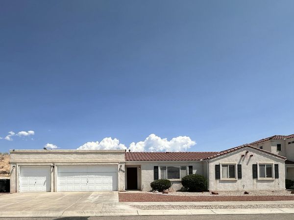 7204 Villa Corrales NE, Albuquerque, NM 87113