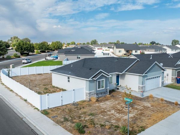 796 Cortni Dr, Unit 1, Twin Falls, ID 83301