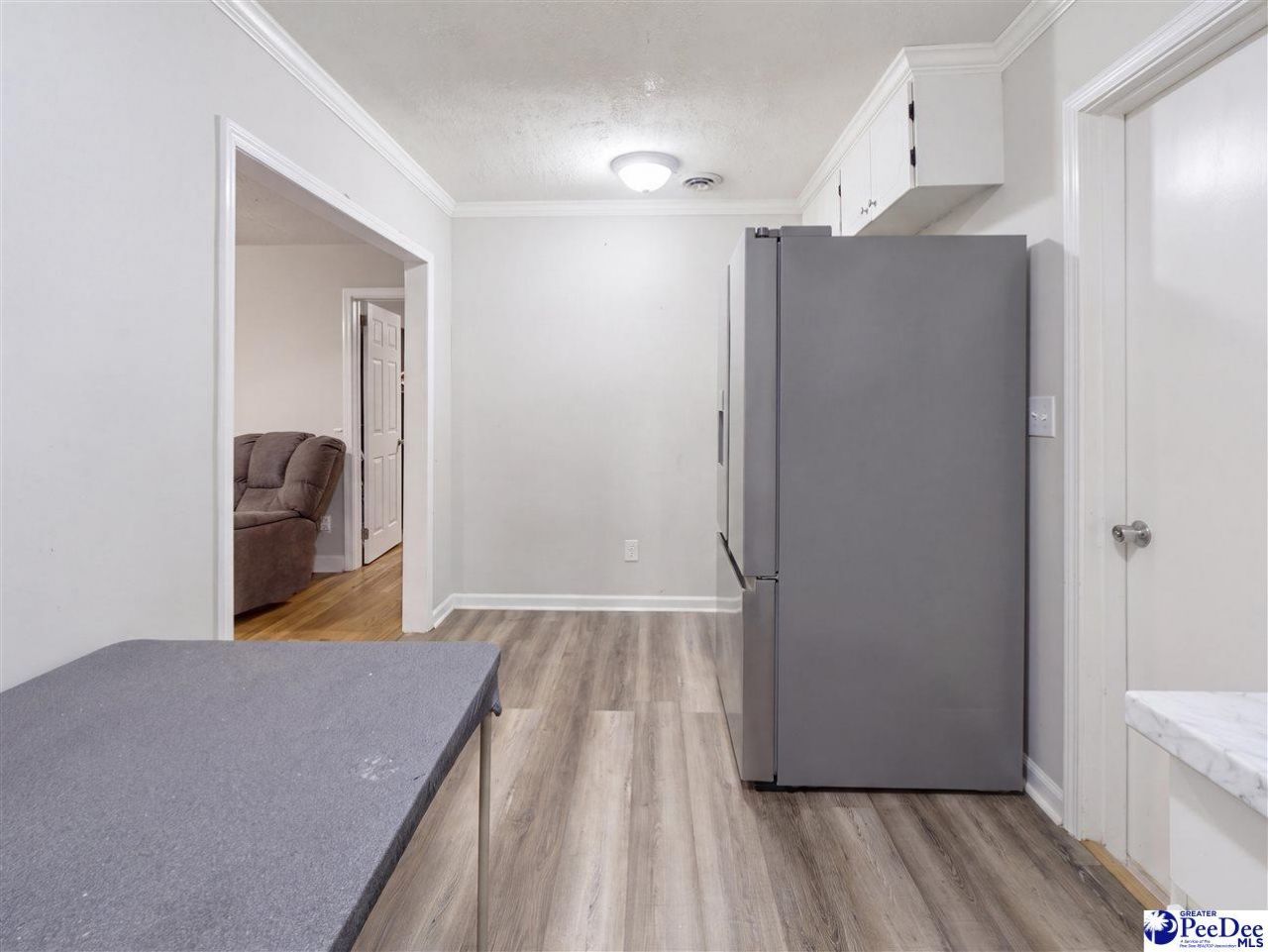 607 Smith Street Photo 10