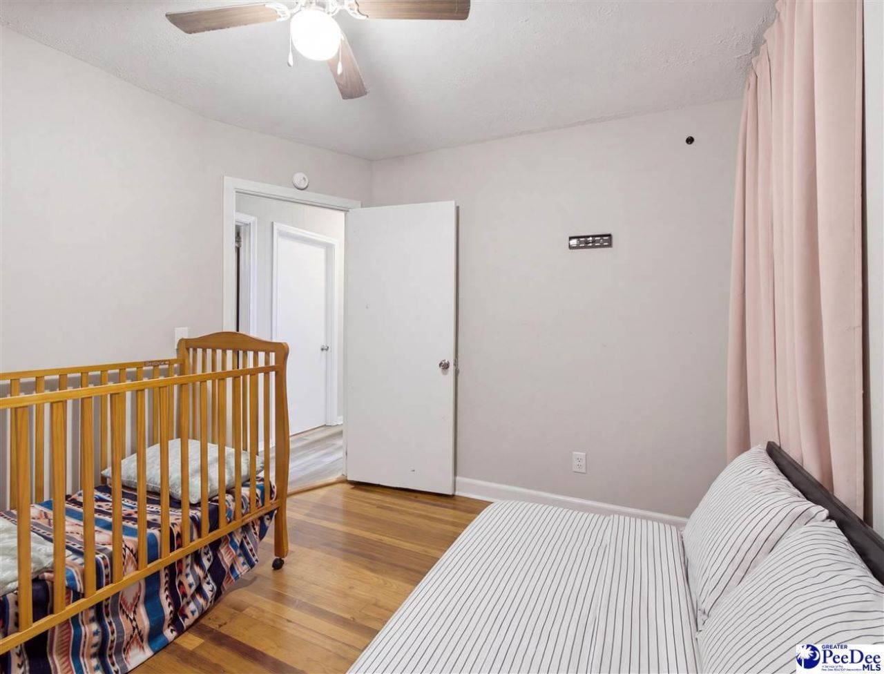 607 Smith Street Photo 18