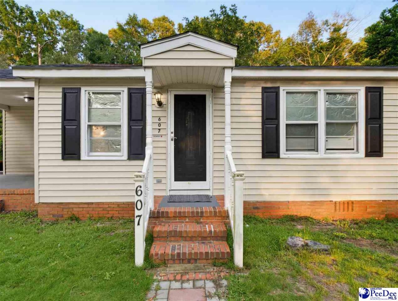 607 Smith Street Photo 6