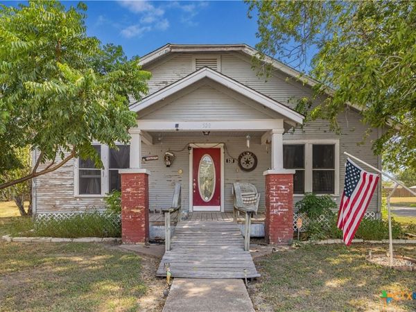 520 E First Street , Cuero, TX 77954