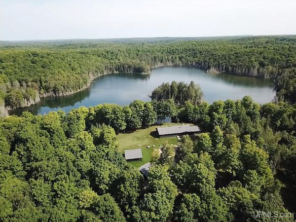 1067 Blackbird Lane, Republic Twp, MI 49879