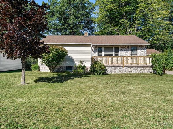 2011 Neidhart Avenue, Marquette, MI 49855