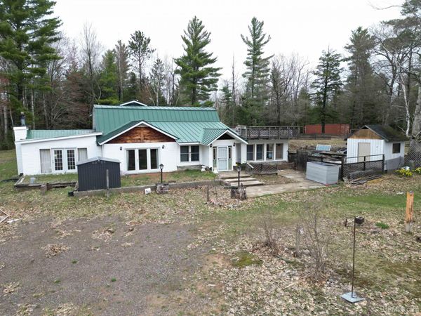 109 Brown Deer Road, Powell Twp, MI 49855