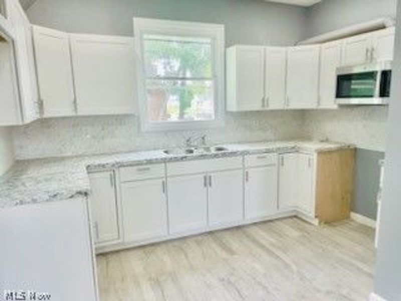 1527 W 19th Street, Lorain, OH 44052 Photo 9