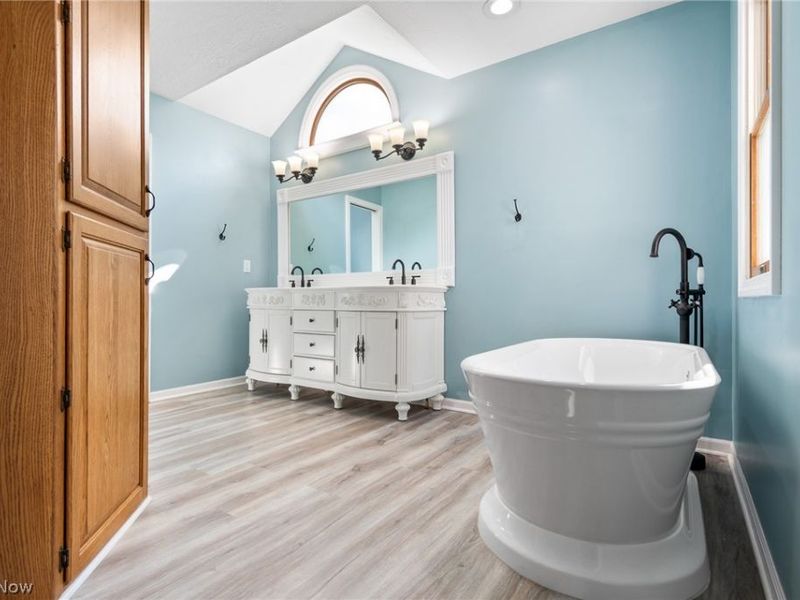 6955 Salerno Street NW, Canton, OH 44718 Photo 28