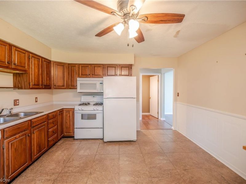 3730 Mercedes Place, Unit 4, Canfield, OH 44406 Photo 7