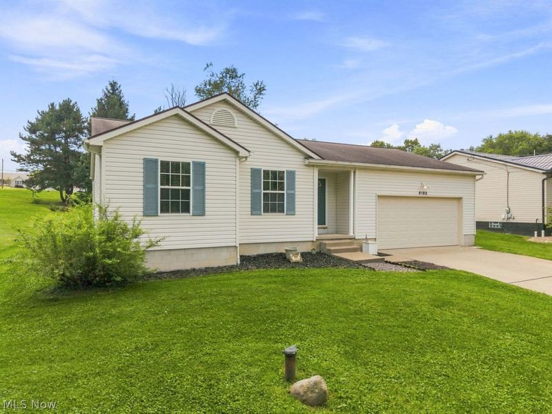 6192 Apple Street, Louisville, OH 44641 Photo 2