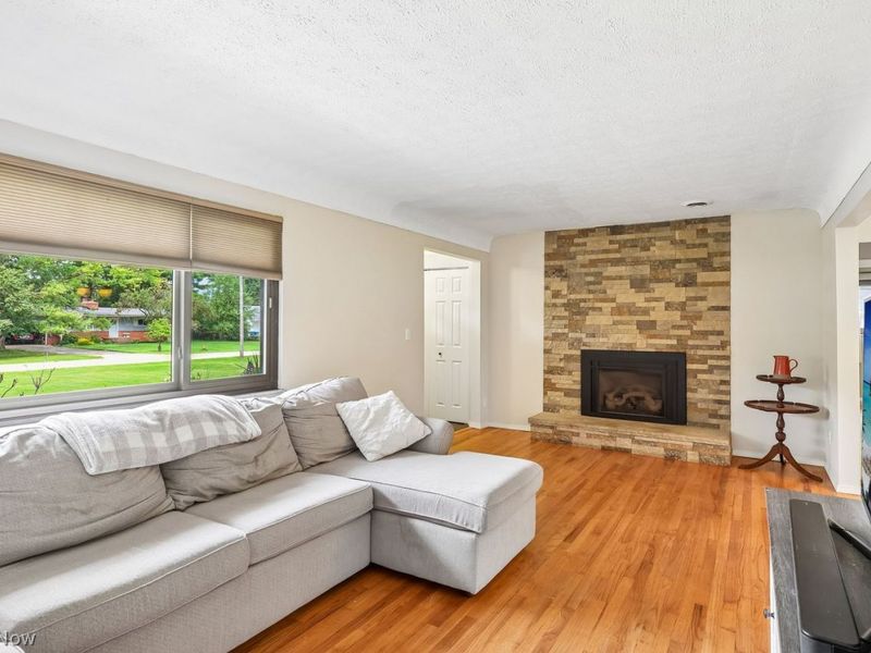 37532 Harlow Drive, Willoughby, OH 44094 Photo 3