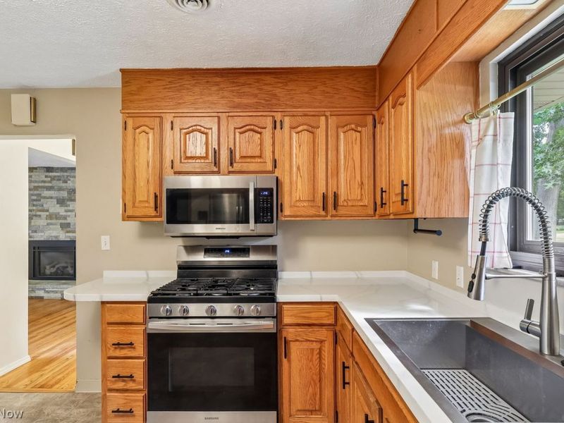 37532 Harlow Drive, Willoughby, OH 44094 Photo 5