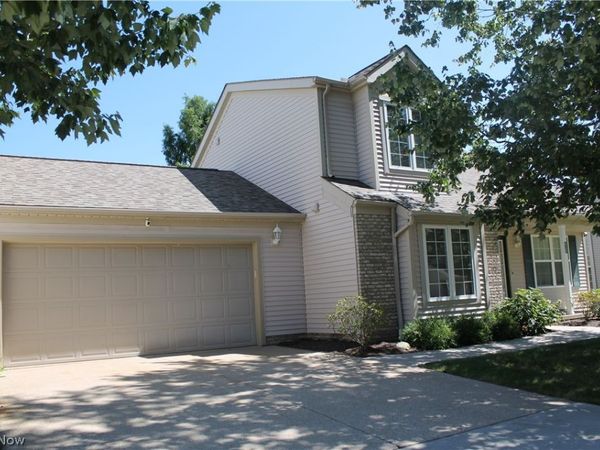 8739 Robinwood Terrace , Macedonia, OH 44056