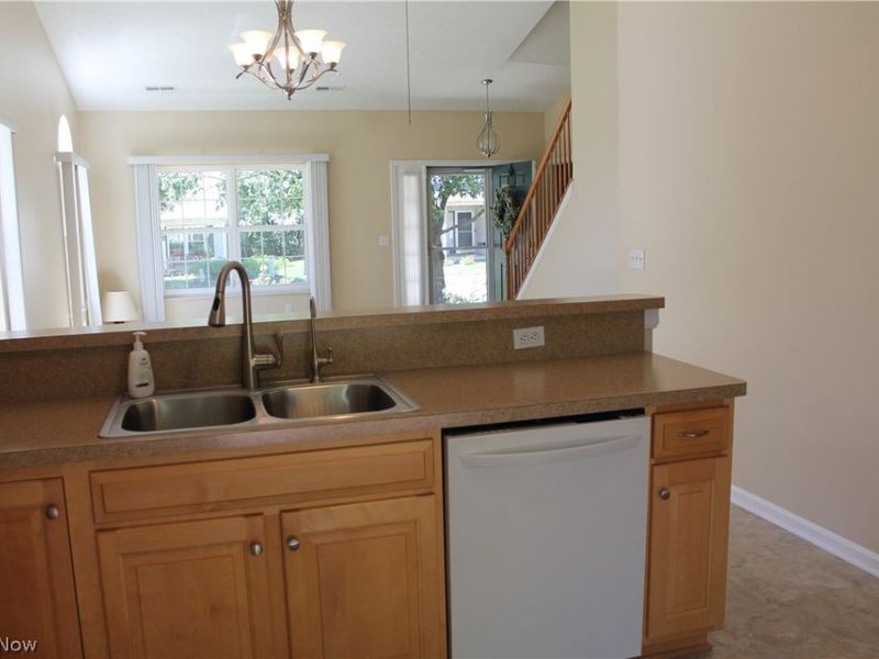 8739 Robinwood Terrace, Macedonia, OH 44056 Photo 10
