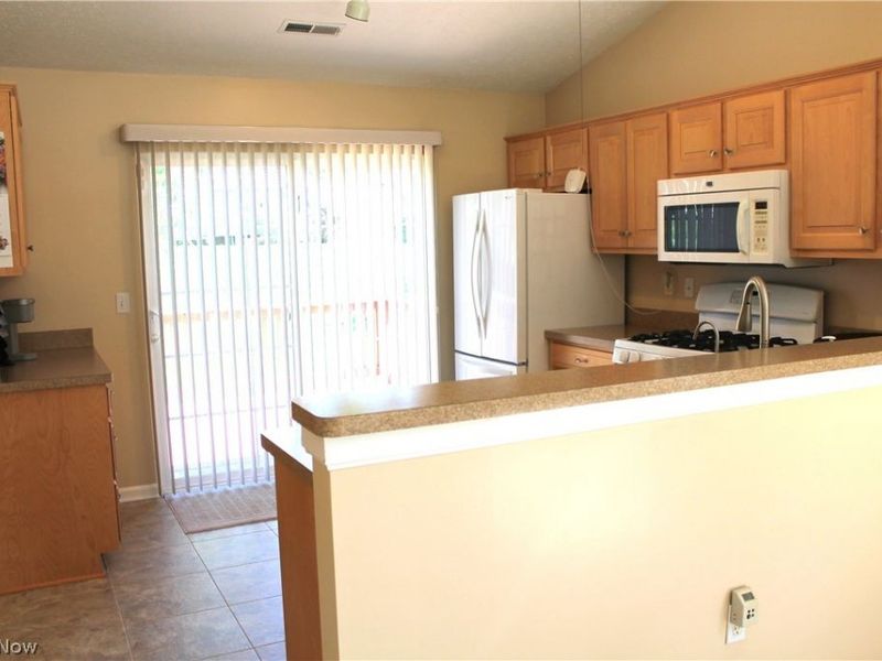 8739 Robinwood Terrace, Macedonia, OH 44056 Photo 7