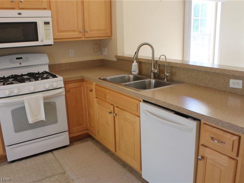 8739 Robinwood Terrace, Macedonia, OH 44056 Photo 8