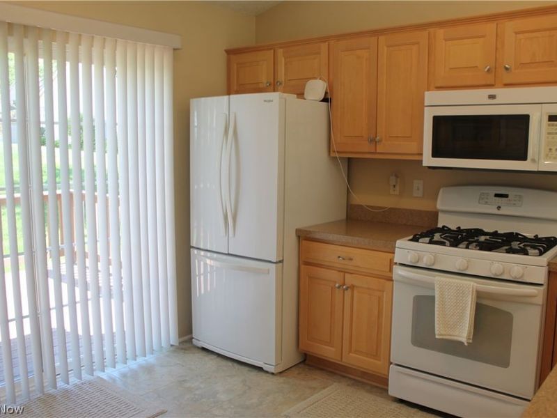 8739 Robinwood Terrace, Macedonia, OH 44056 Photo 9