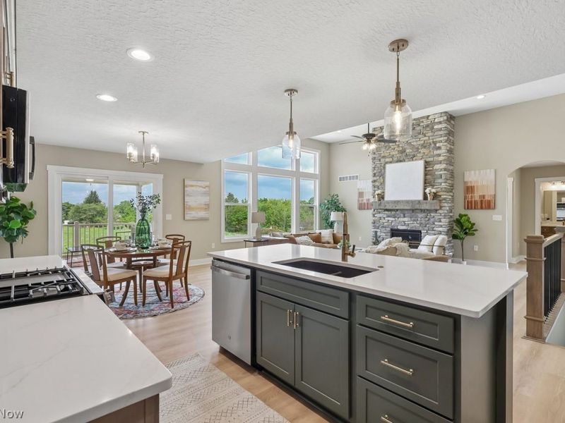 2301 Ledgestone Drive NW, Uniontown, OH 44685 Photo 7