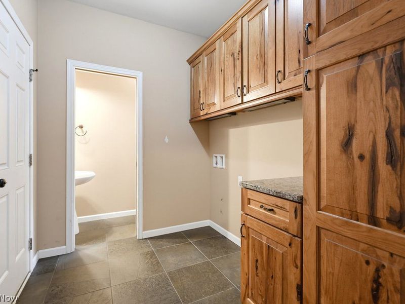 3112 Phillips Drive SW, Canton, OH 44706 Photo 16