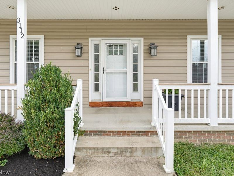 3112 Phillips Drive SW, Canton, OH 44706 Photo 2